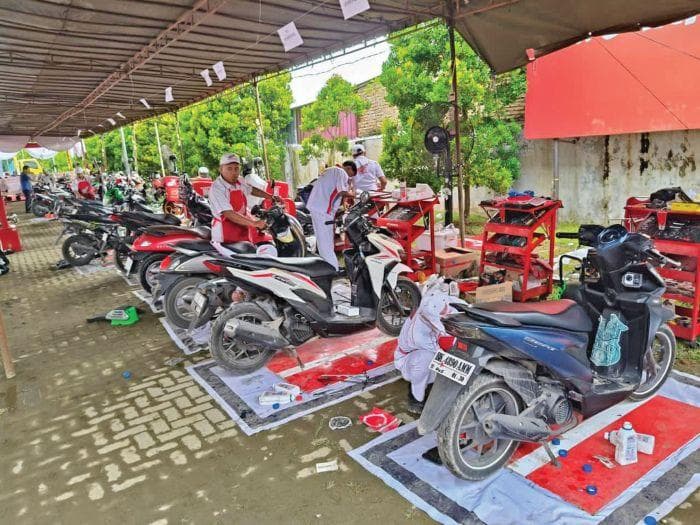 AHM Berikan Service Motor Gratis untuk 3.000 Korban Bencana di Aceh