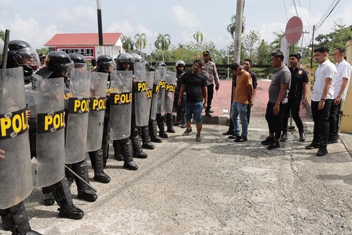 Polres Aceh Besar Simulasi Sispam Mako Hadapi Unjuk Rasa Anarkis