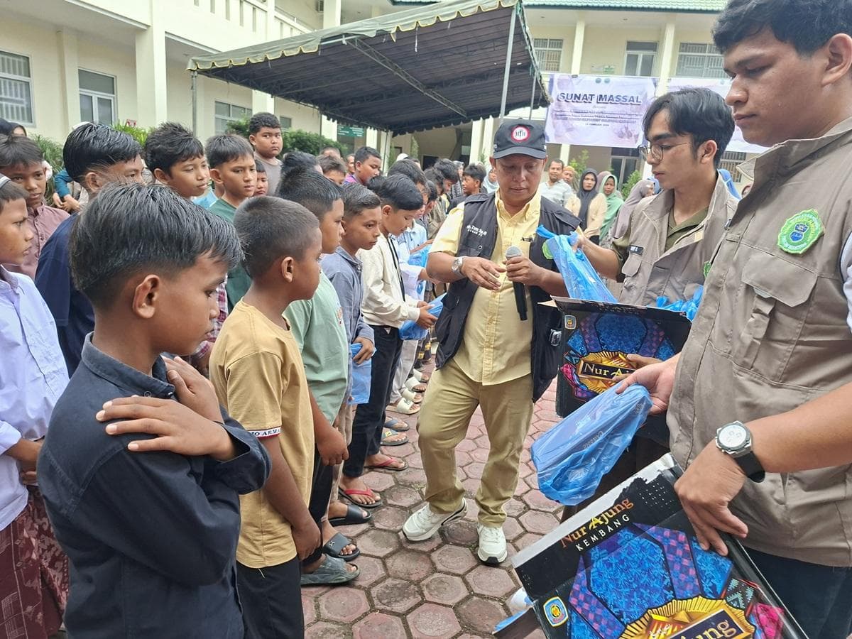 FK Umuslim Bireuen Gelar Sunat Massal Gratis untuk Anak Terdampak Banjir