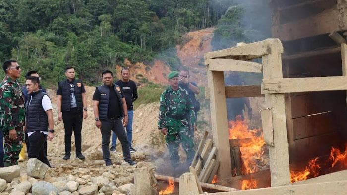 Aparat Gabungan Sikat Tambang Emas Ilegal di Geumpang, Pidie