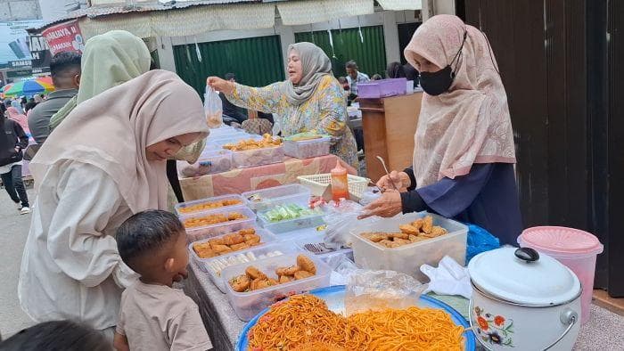 Pedagang Takjil di Pidie Diserbu Warga, Pemkab Keluarkan 8 Aturan Ramadhan