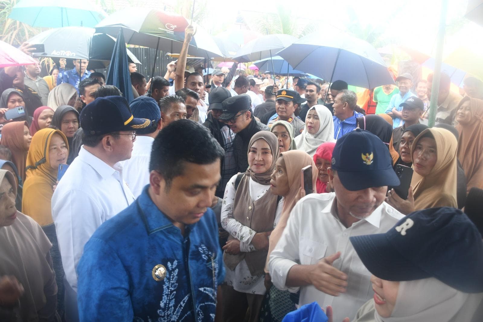 Tiga Menteri Tinjau Banjir Langsa, Salurkan Bantuan ke Warga Terdampak