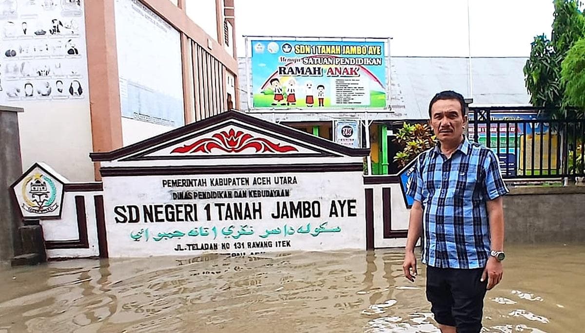 67 SMA Aceh Utara Terpaksa Belajar di Lantai dan Tenda Pasca Banjir Bandang