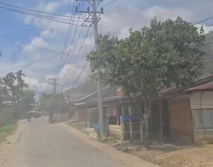 Warga Pinang Rugup Galus Keluhkan Asap Berbau Busuk dari PT HAI