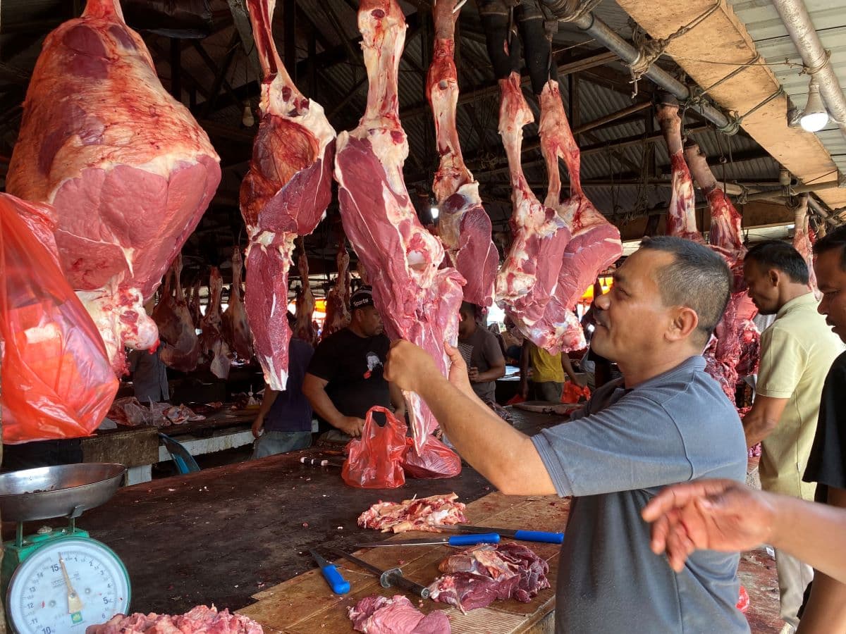 Banjir Ganggu Pasokan Daging, Pemerintah Aceh Upayakan Impor untuk Meugang