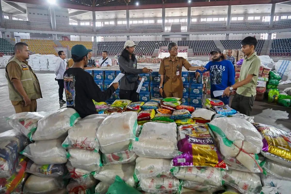 Bantuan dari Rakyat Malang untuk Korban Banjir Aceh Nyasar ke BPBD Sumut, Relawan Kesal