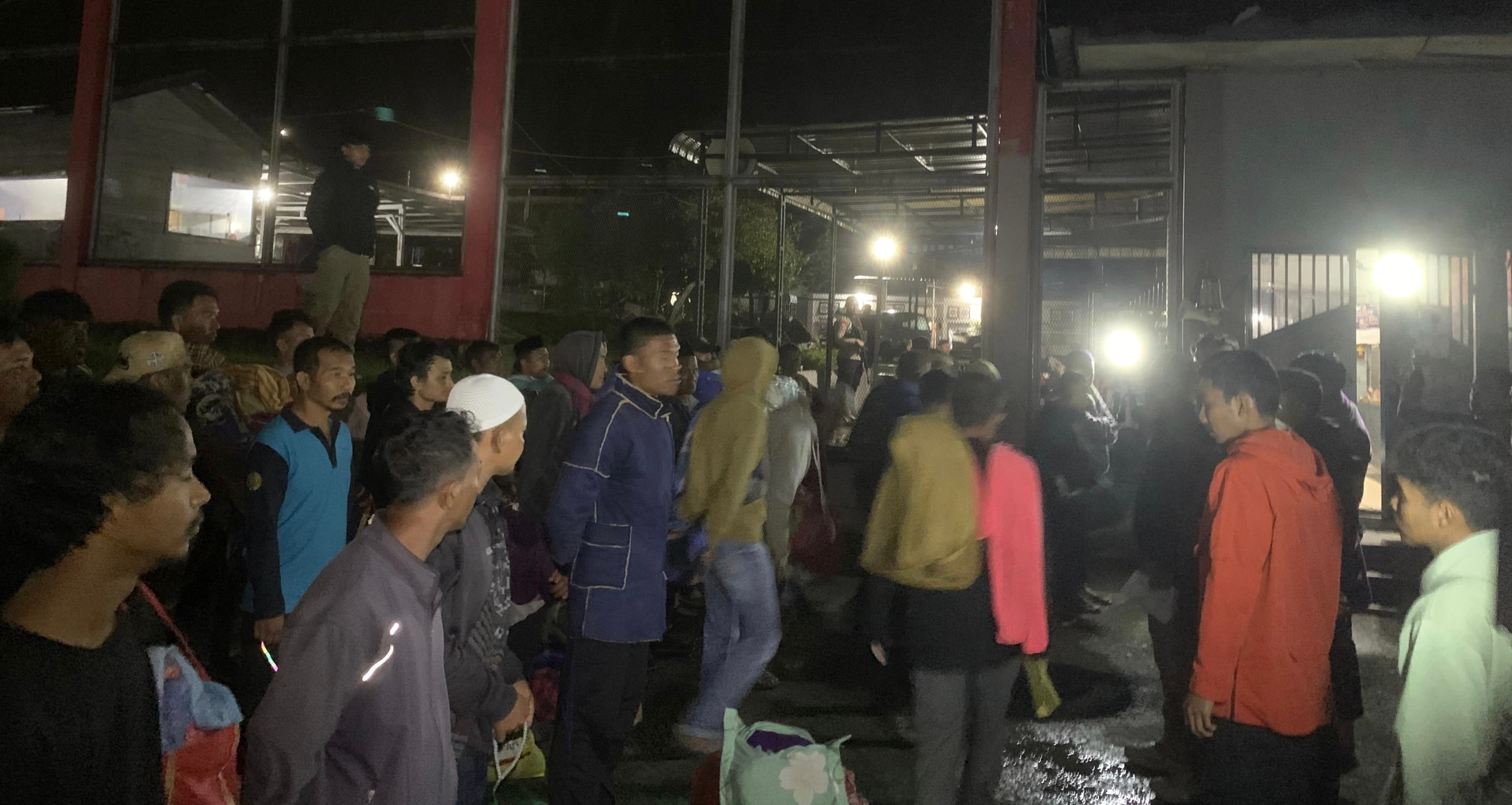 Gunung Burni Telong Siaga, Puluhan Warga Binaan Rutan Bener Meriah Dievakuasi ke Aceh Tengah