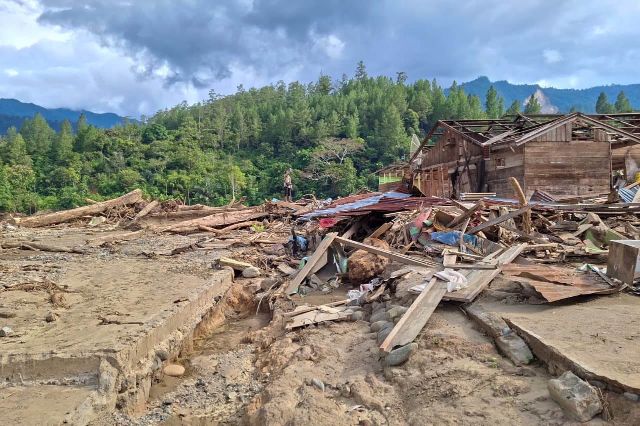 Banjir dan Longsor di Aceh: 15 Desa Hilang, Ribuan Warga Mengungsi