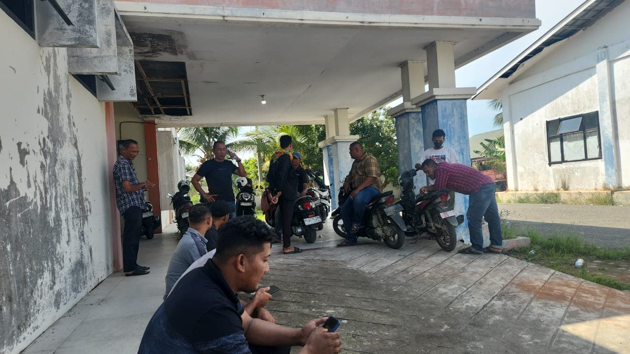 Bantuan Bencana Gandapura Tertahan, Warga Kecewa Menunggu di Gudang BPBD