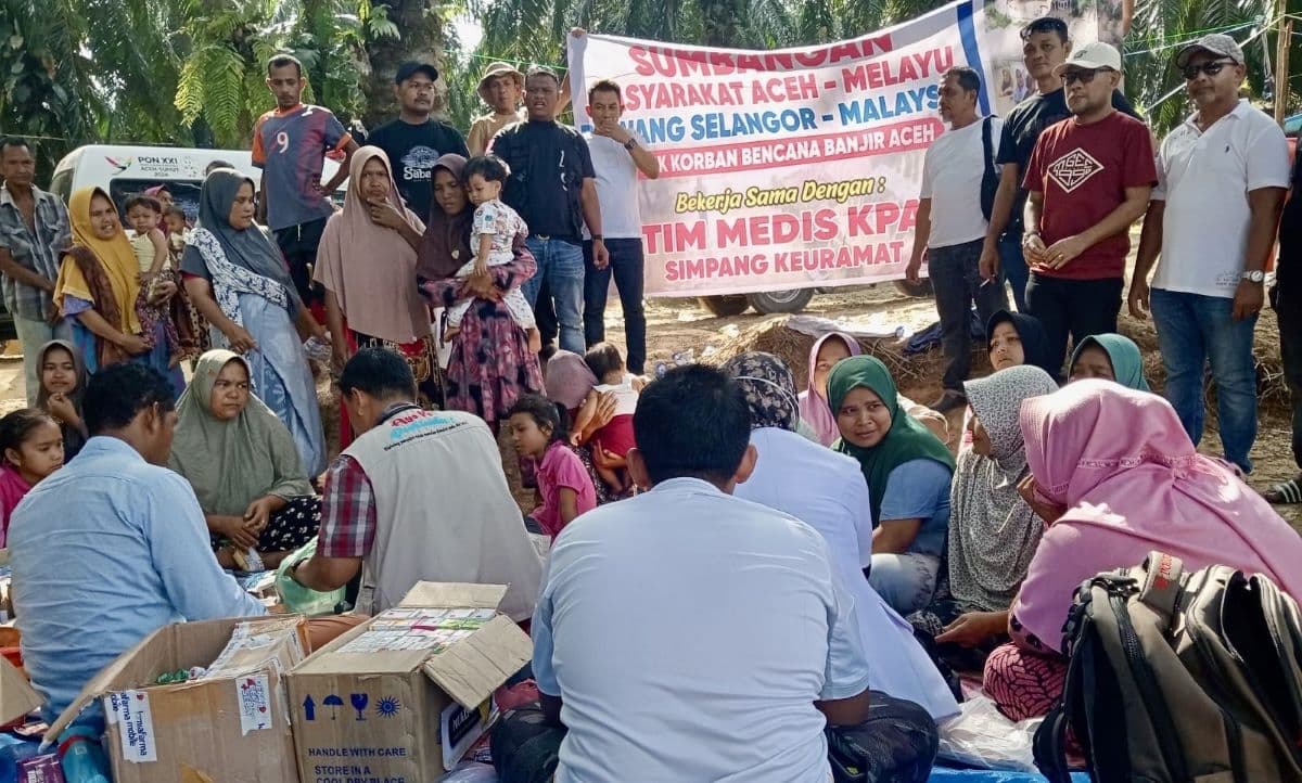Bantuan Kemanusiaan untuk Pengungsi Banjir di Langkahan Aceh Utara