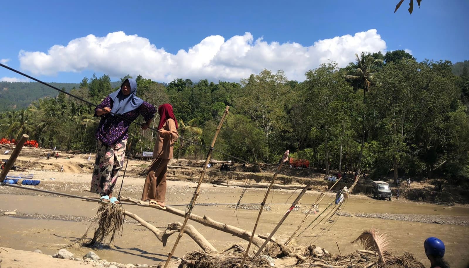 Warga Jamat Aceh Tengah Terisolasi, Jembatan Darurat Belum Terbangun