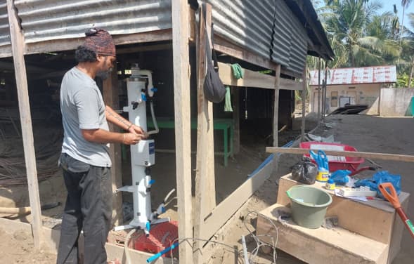 Warga Bireuen Kesulitan Air Bersih dan MCK Pasca Banjir, Relawan Pasang Skyhydrant