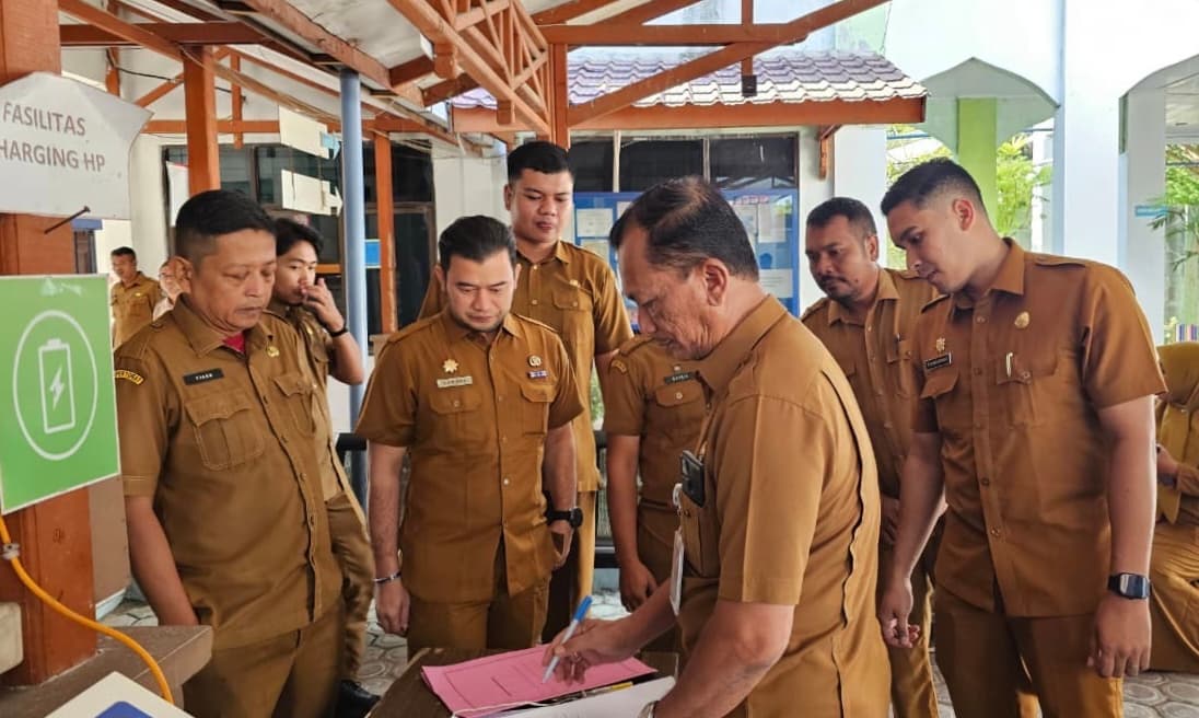 Sekda Lhokseumawe Sidak Disdukcapil Usai Keluhan Warga di Medsos