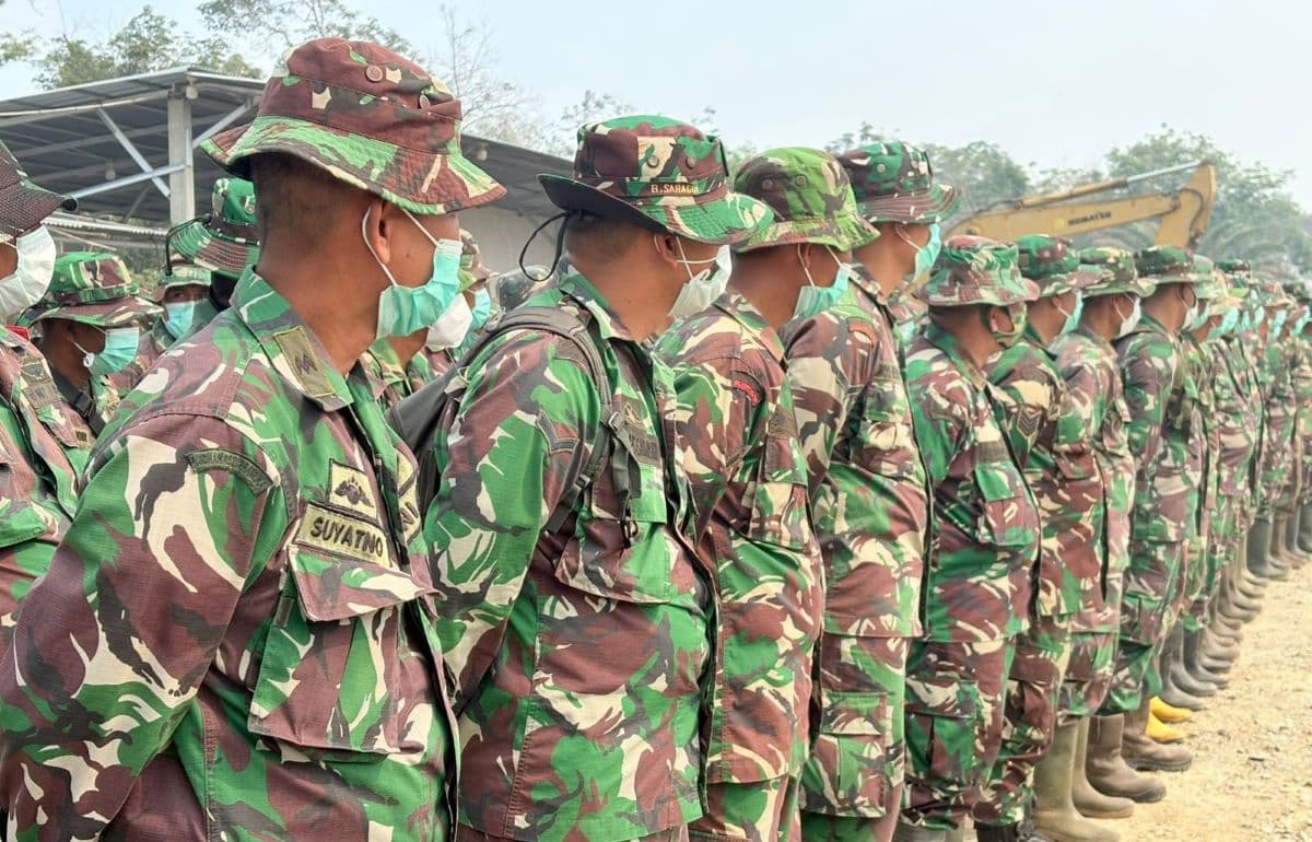 Ratusan Petugas Gabungan Bantu Pemadaman Karhutla di Aceh Barat