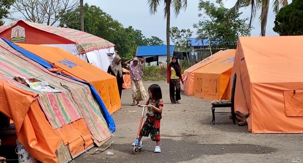 Pengungsi Banjir Blang Naleung Mameh Akhirnya Terima Air Bersih