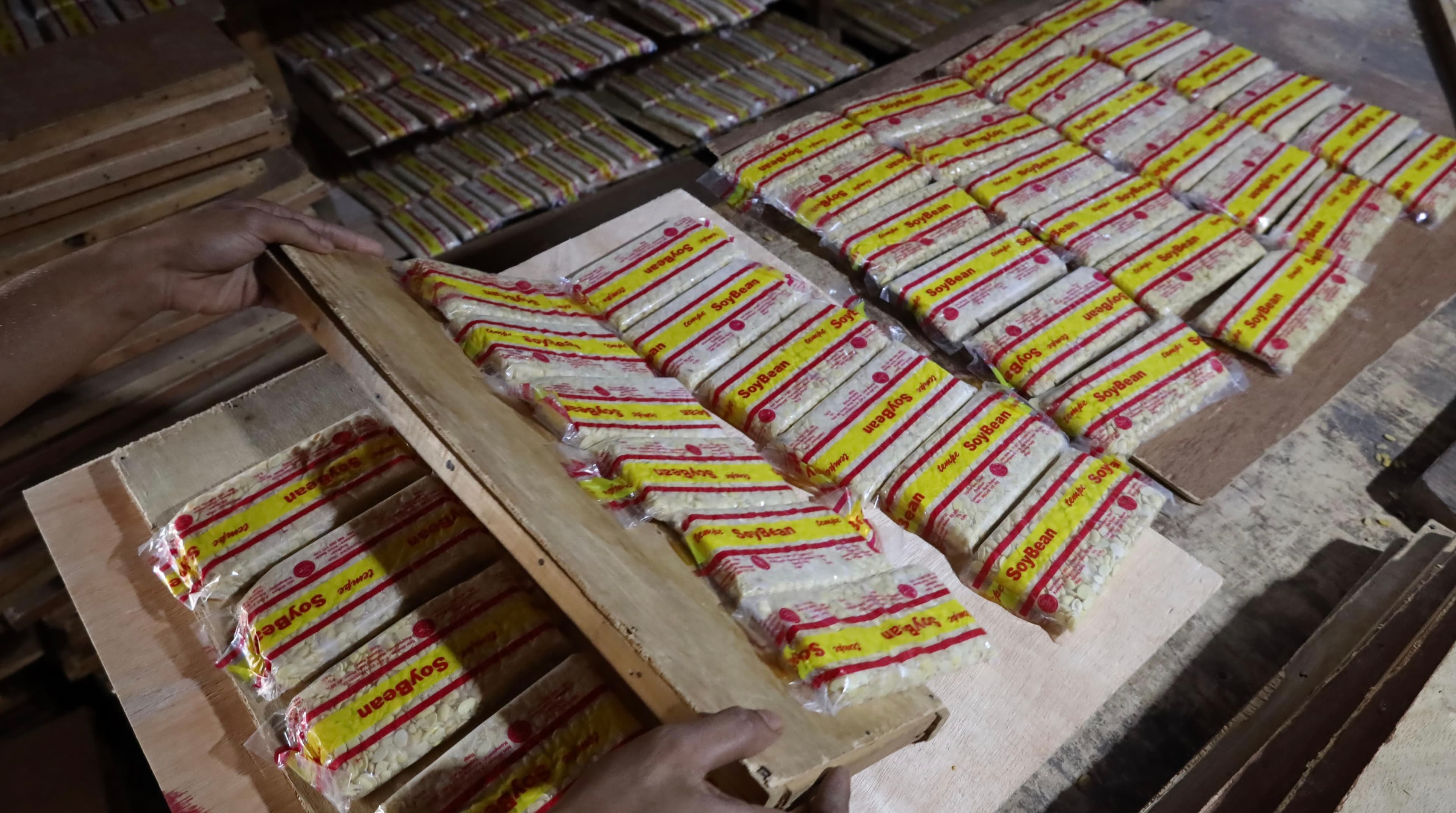 Harga Kedelai Naik, Perajin Tempe dan Tahu di Aceh Besar Tertekan