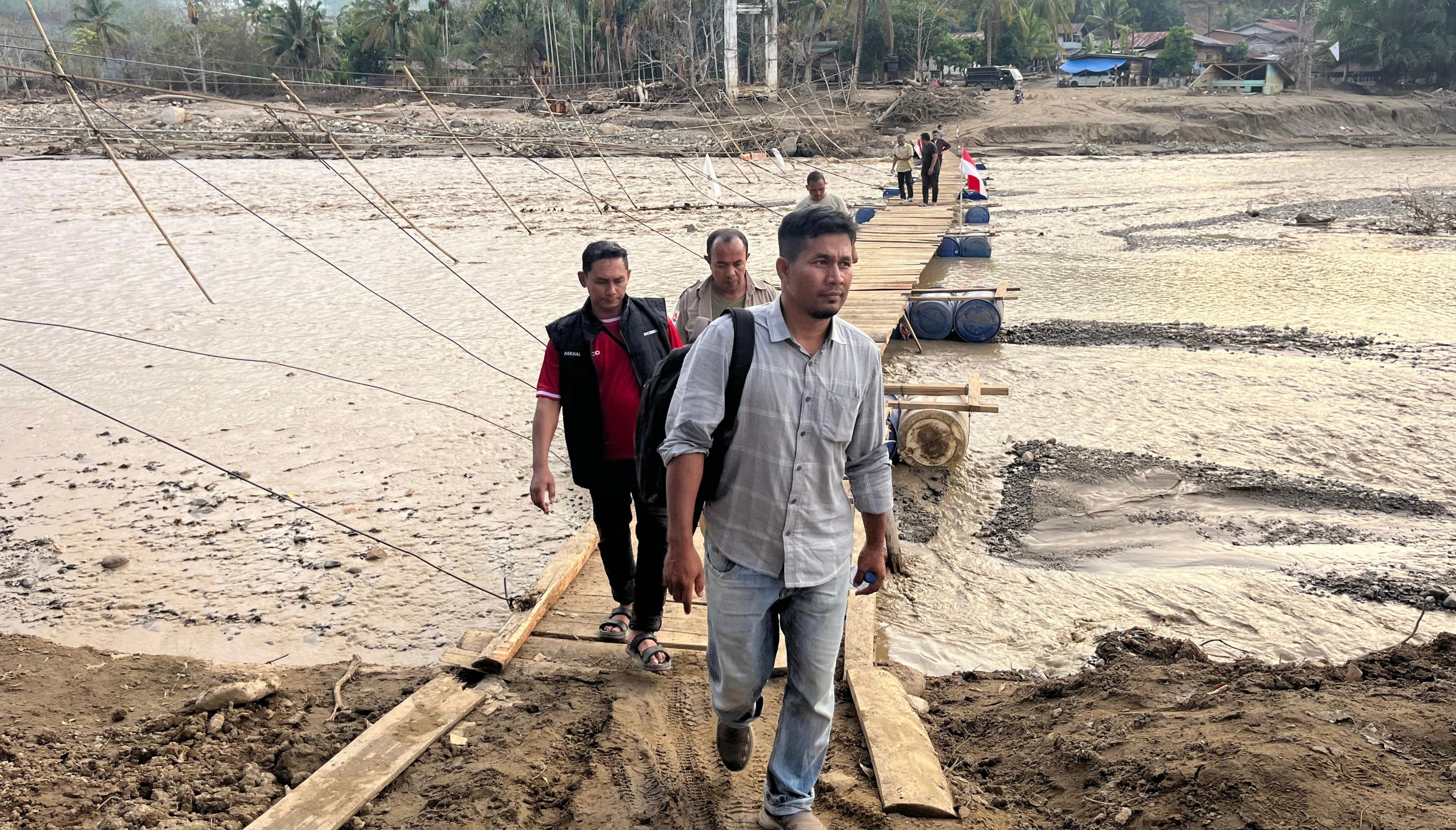 Warga Aceh Tengah Krisis Air Bersih Pasca Banjir, Air Berbau Dikonsumsi