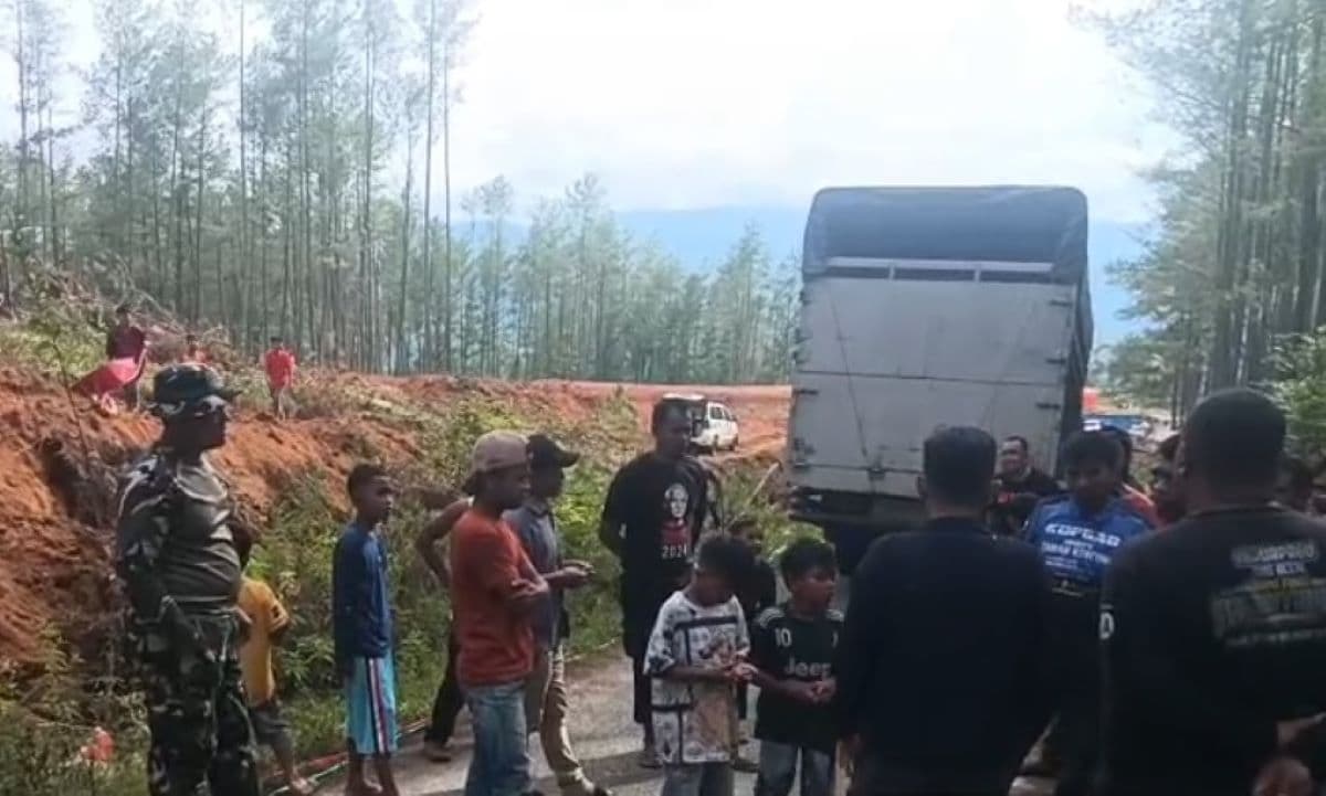 Warga Linge Bersitegang dengan THL Atas Larangan Potong Kayu Huntara