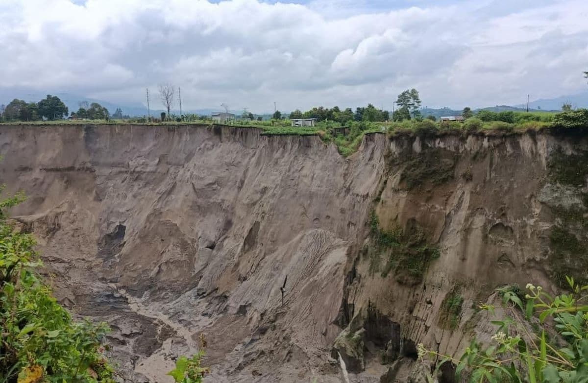 Lubang Raksasa di Aceh Tengah Mendekati Pemukiman Warga, Tanah Longsor Harian