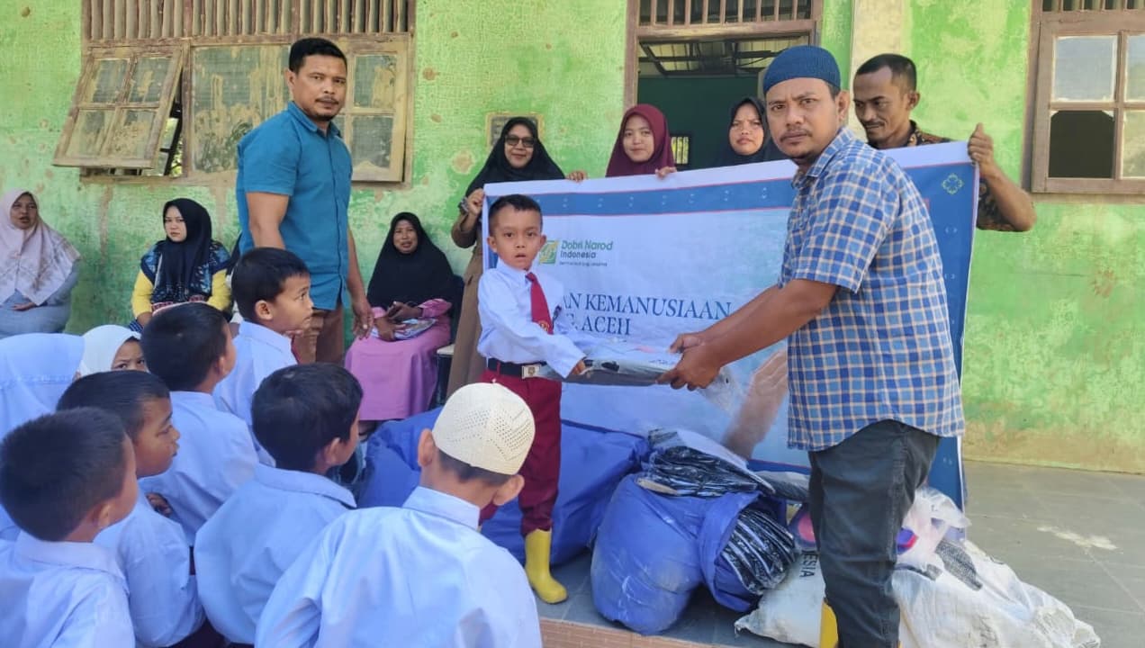 Yayasan Dobri Narod Bantu 200 Siswa Aceh Tamiang Pasca Banjir