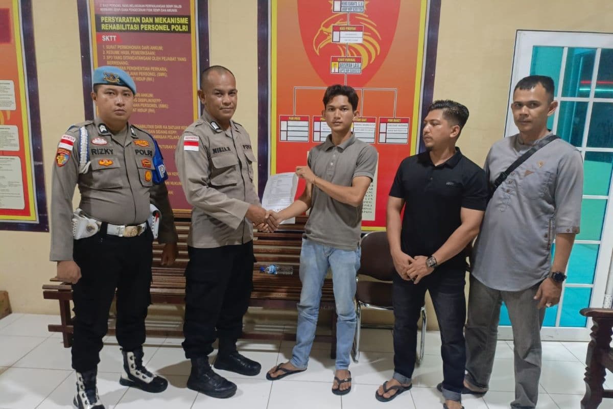 Polisi Tepis HP Warga Saat Bubarkan Balap Liar di Blang Bintang, Berakhir Damai