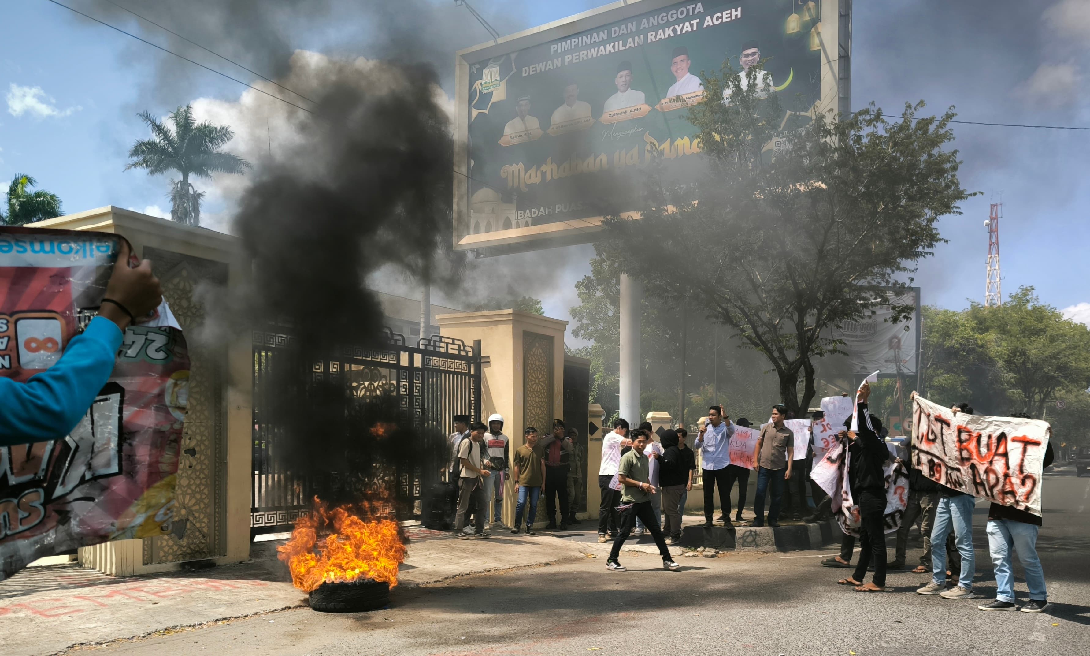 GAMPATA Demo di DPRA Tuntut Transparansi Dana Bencana Rp 1,6 Triliun