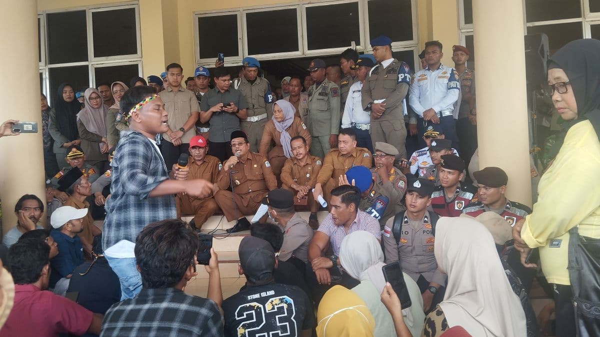 Warga Aceh Singkil Protes Pemangkasan Data Bantuan Rehab Banjir