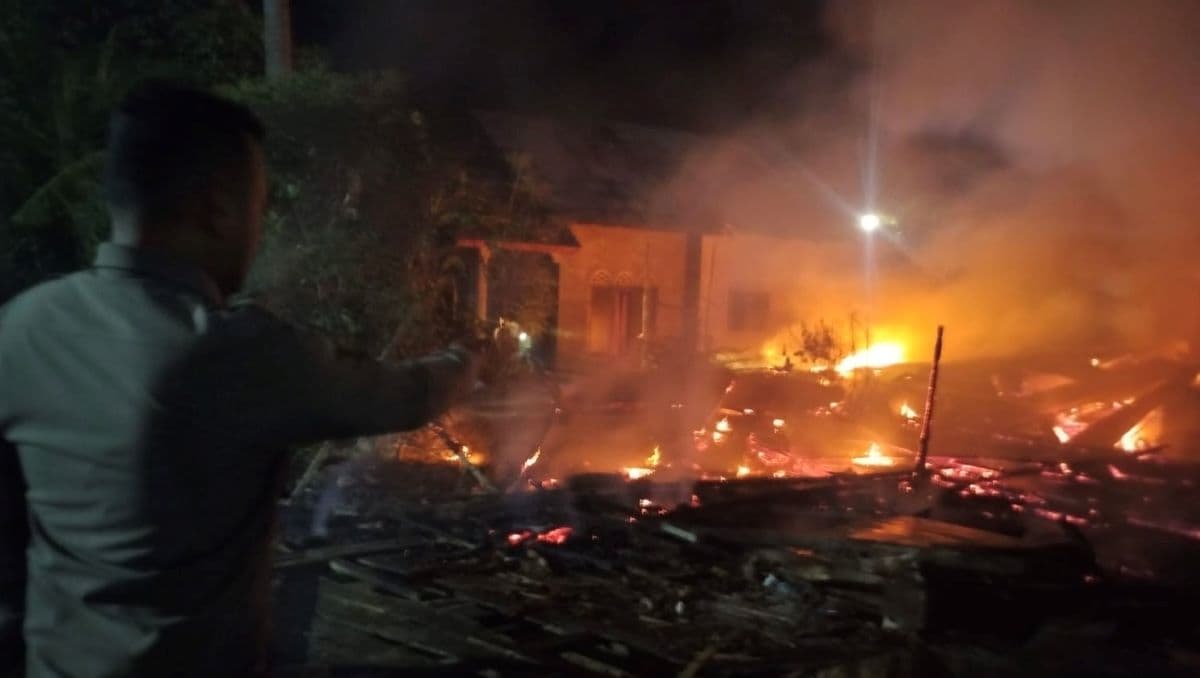 Enam Rumah Warga Lhokseumawe Terbakar Malam Lebaran, Kerugian Rp100 Juta