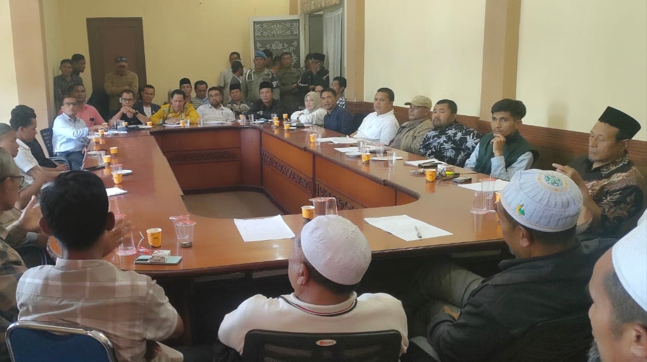 Tokoh Masyarakat Bener Meriah Desak DPRK Evaluasi Kinerja Bupati