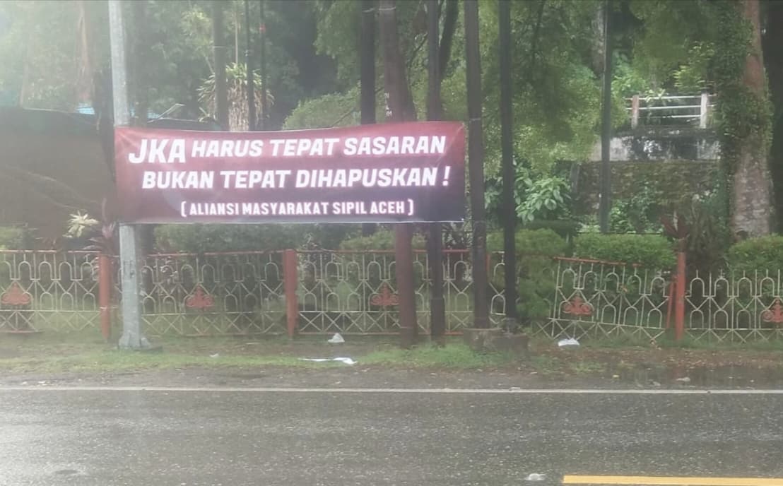 Spanduk Protes JKA Marak di Tapaktuan, Warga Aceh Selatan Desak Evaluasi
