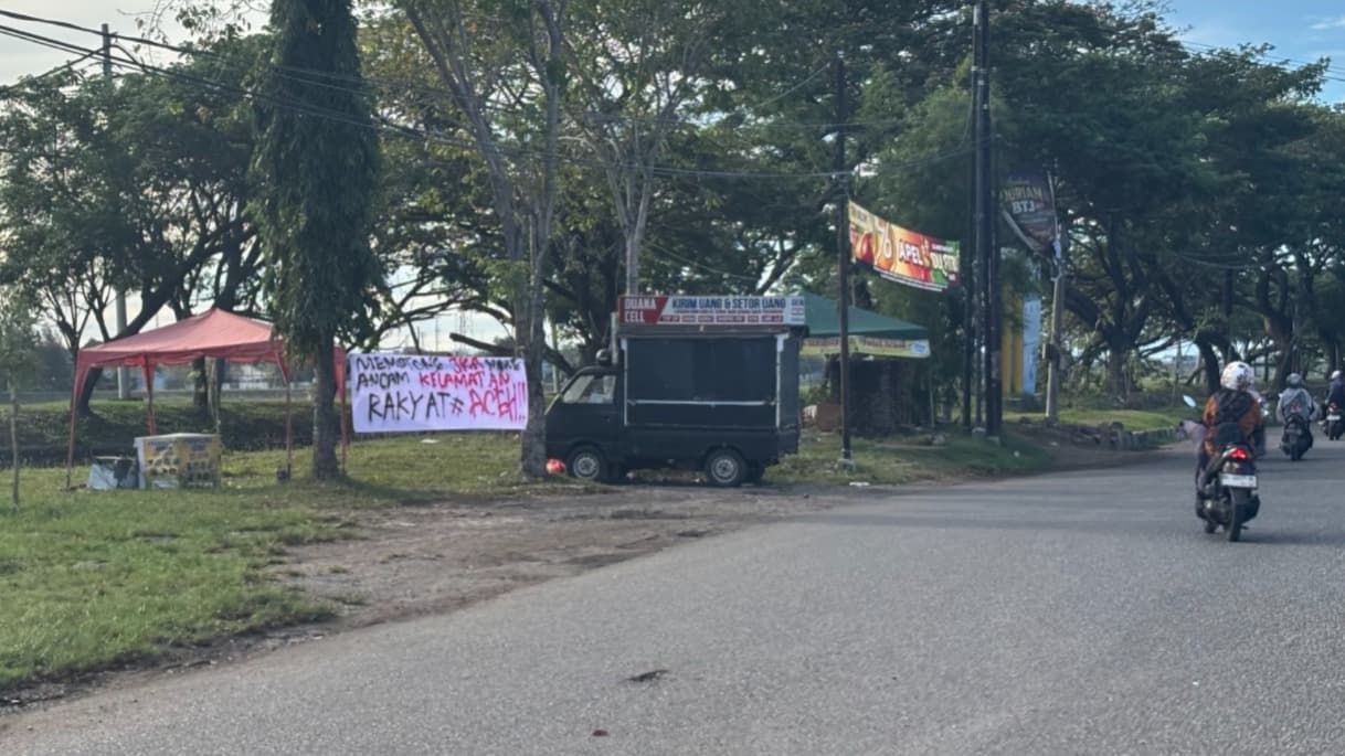Warga Aceh Protes Penghapusan JKA, Spanduk Kritik Sekda Bertebaran
