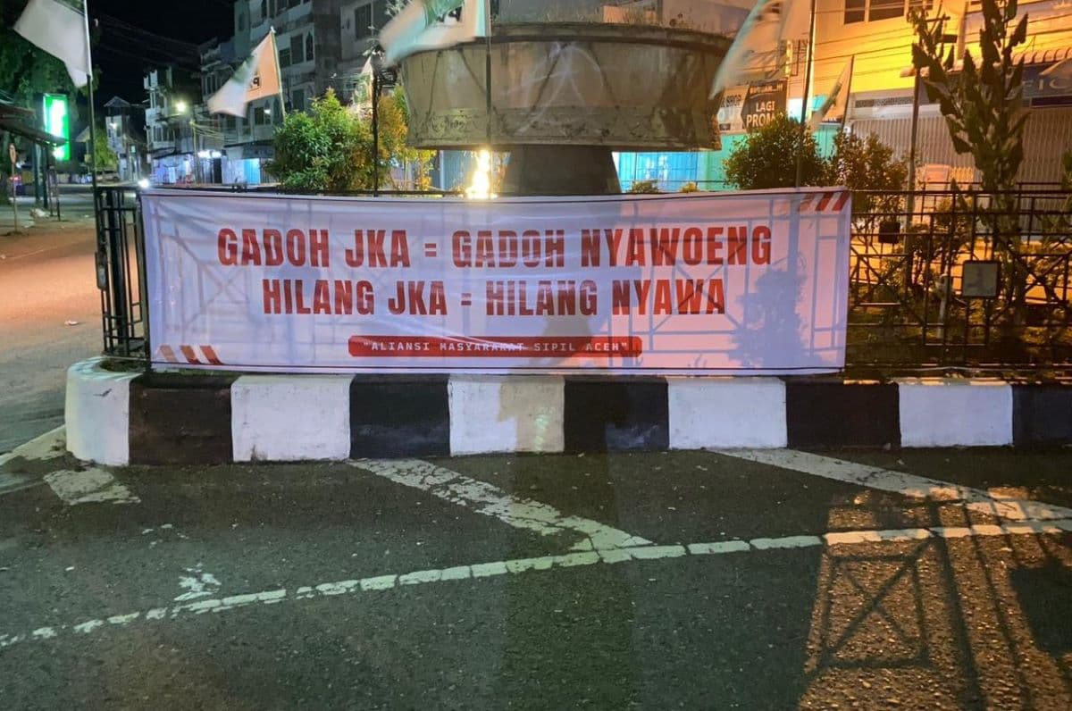 Spanduk Kritik JKA Muncul di Blangpidie, Warga Aceh Khawatir Akses Kesehatan Terbatas
