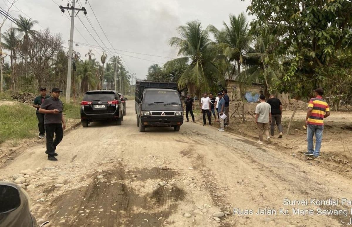 Jalan Sawang-Krueng Mane Rusak Parah, Warga Aceh Utara Kesulitan Akses Layanan Kesehatan