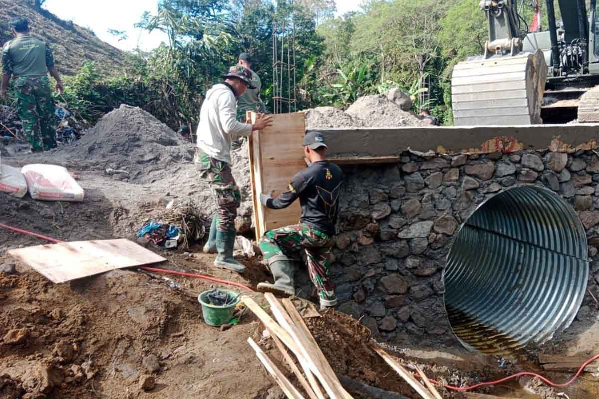 TNI Percepat Pembangunan Jembatan Armco di Bener Meriah, Aceh
