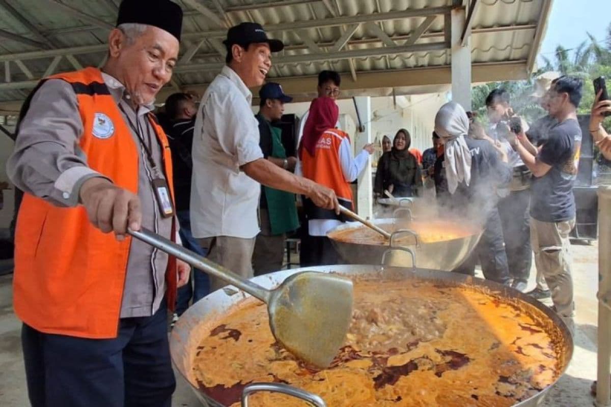 Baznas Salurkan 100 Sapi Meugang untuk Warga Aceh Terdampak Bencana
