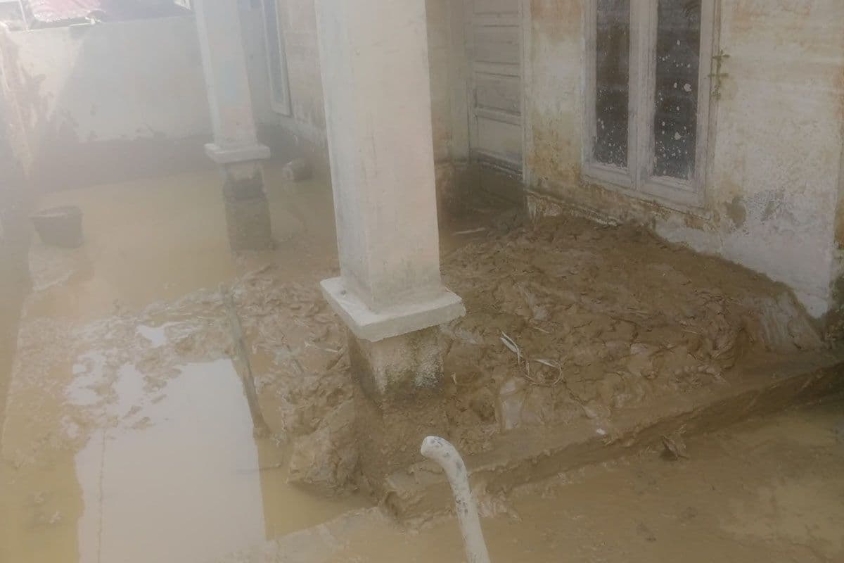 Penyintas Aceh Tamiang Keluarkan Rp6 Juta Bersihkan Rumah dari Lumpur Banjir