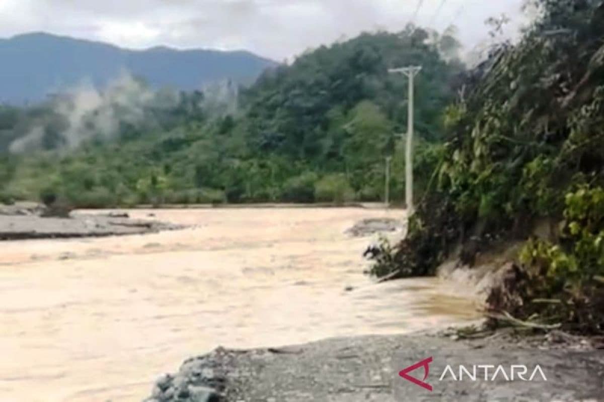 Akses Jalan ke Sikundo Aceh Barat Terendam Banjir Setinggi Satu Meter