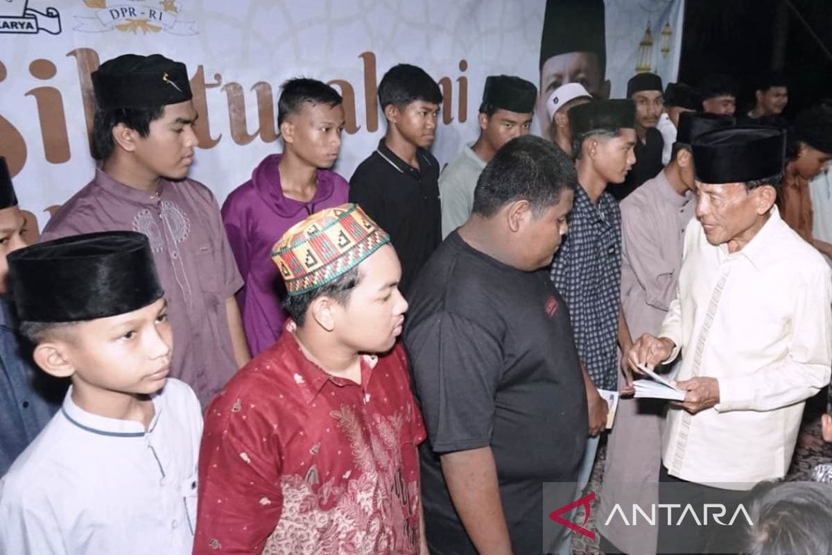 Ampon Bang santuni 200 yatim di Nagan Raya, harapkan persatuan warga