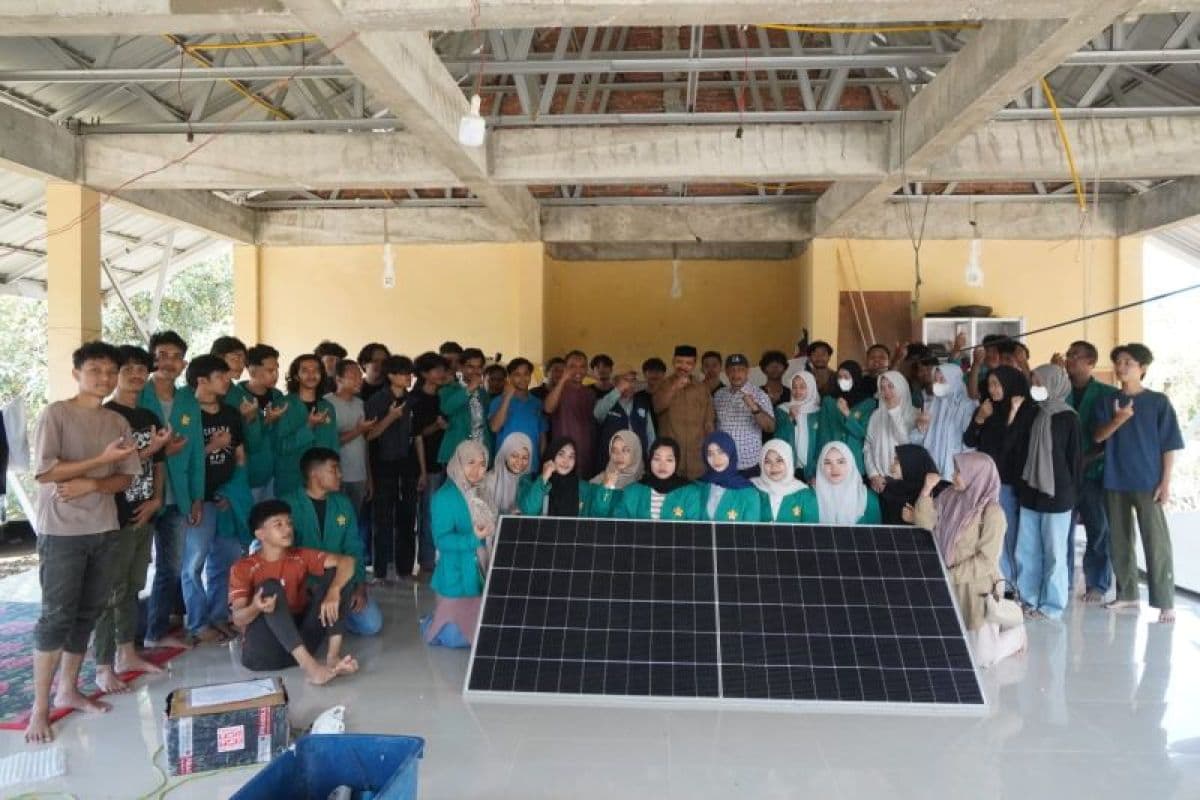 Mahasiswa USK Bantu Desa Pidie Jaya Bangkit dengan Panel Surya