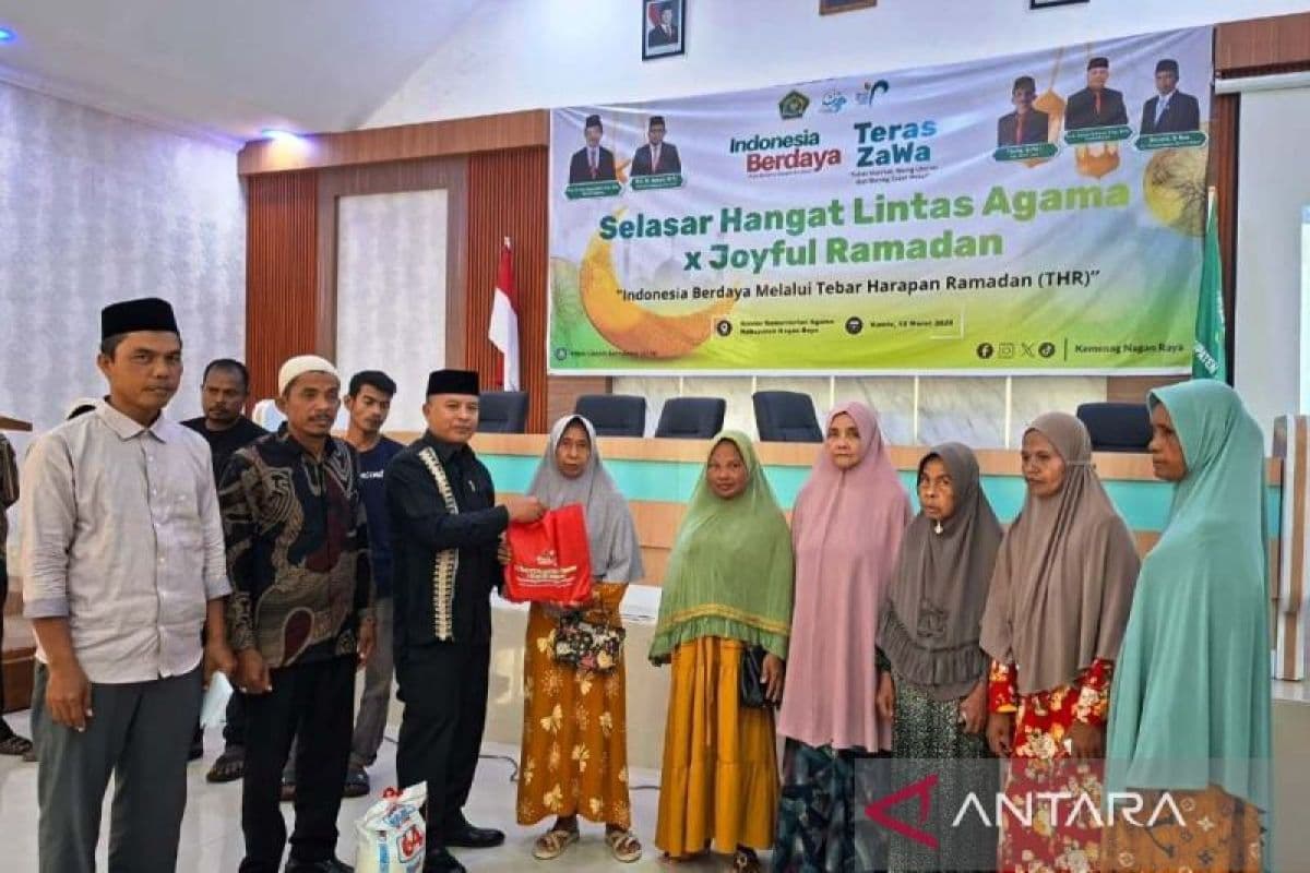 Kemenag Nagan Raya Bagikan 200 Paket Sembako untuk Fakir Miskin
