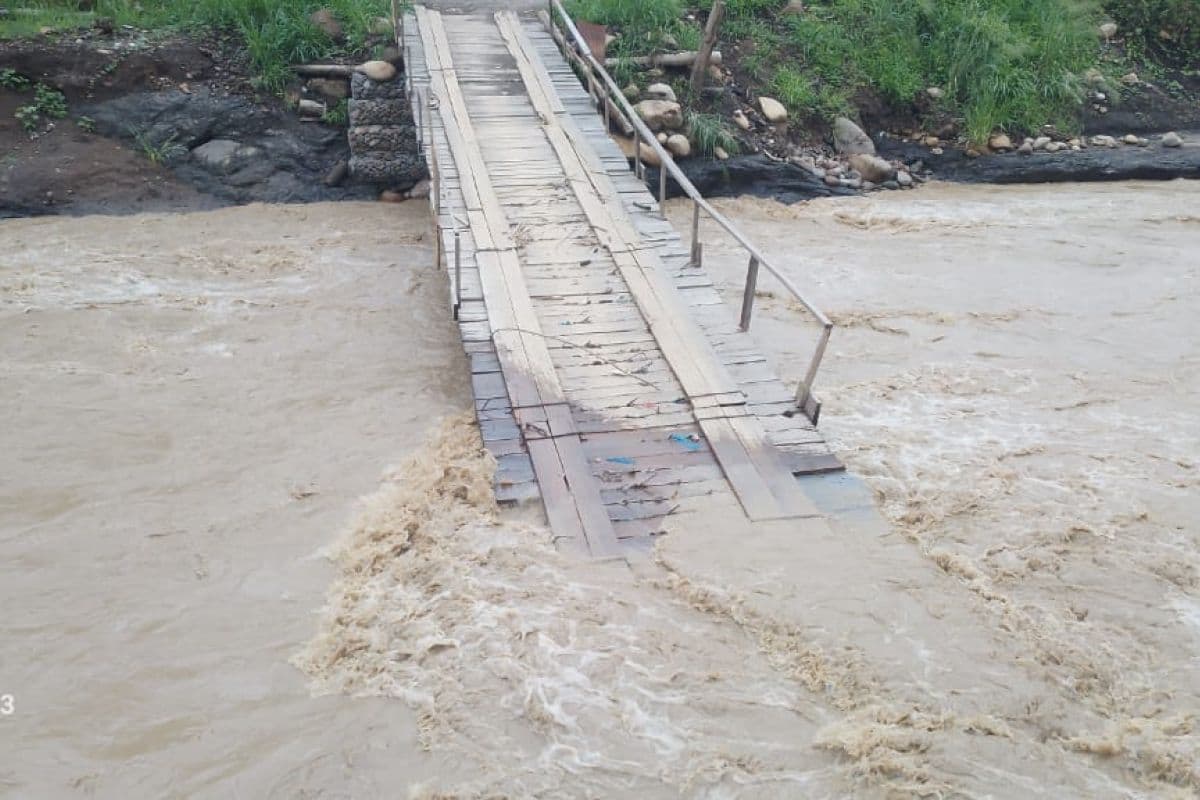 Sepuluh Desa di Aceh Tengah Terisolasi Akibat Jembatan Ambruk