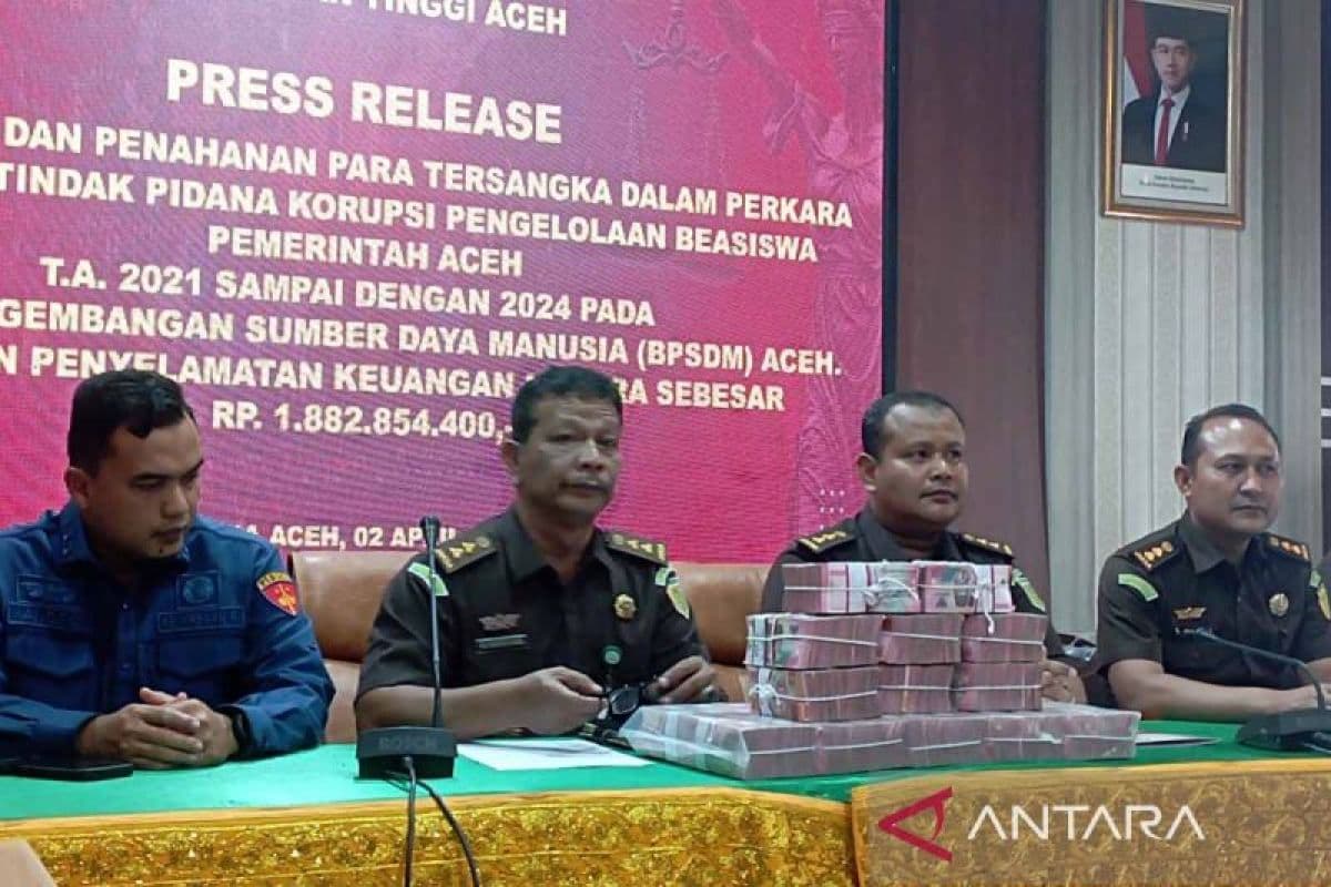 Tiga Pejabat BPSDM Aceh Ditahan Kejati atas Korupsi Beasiswa Rp14 Miliar
