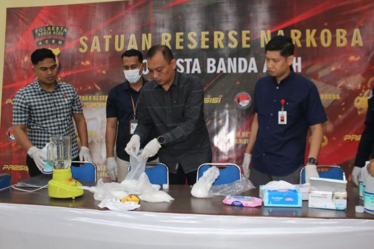 Polisi Musnahkan 1,9 Kg Sabu di Bandara SIM, Pelaku dari Pidie