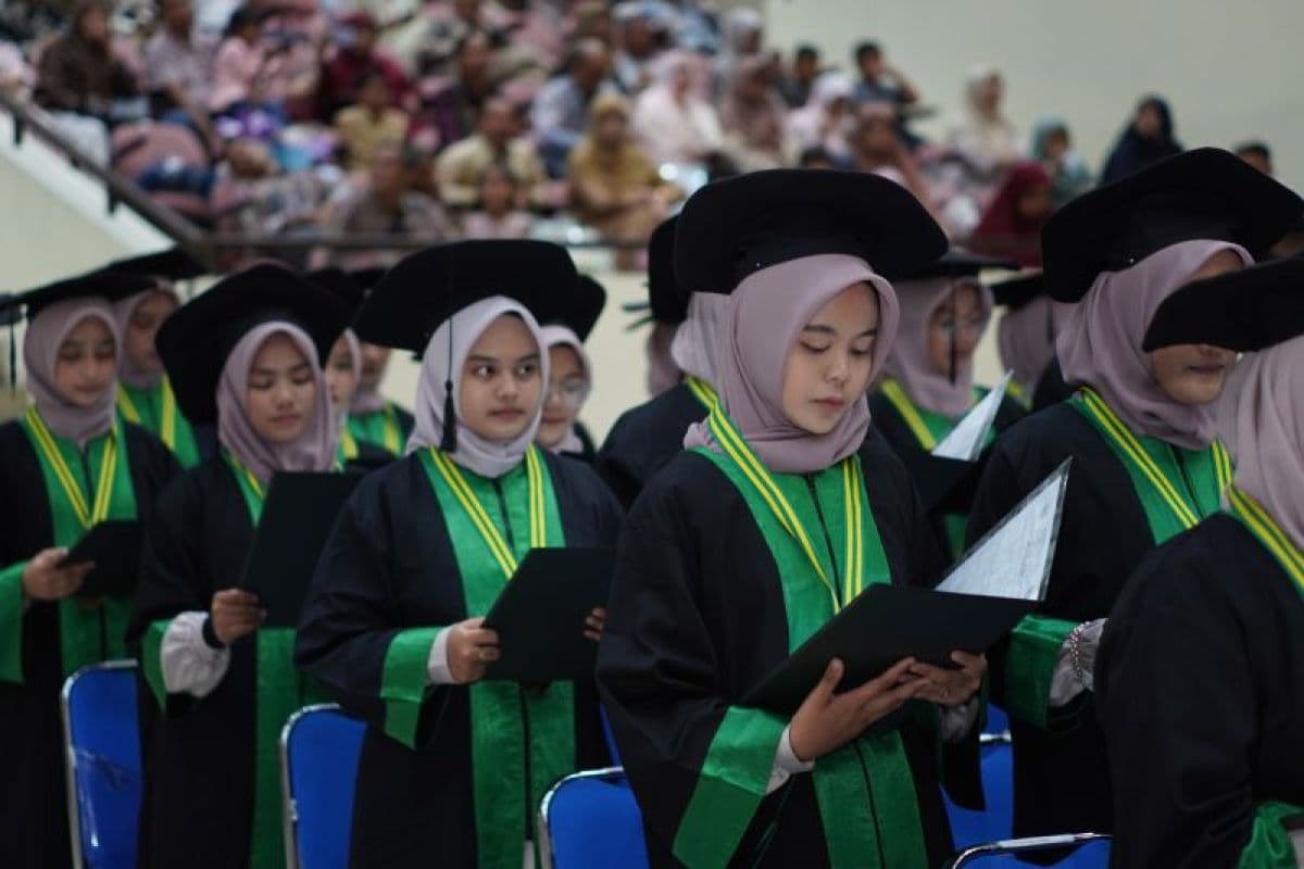 55 Santri Aceh Besar Khatam Al Quran, 120 Lulusan Masuk PTN Ternama