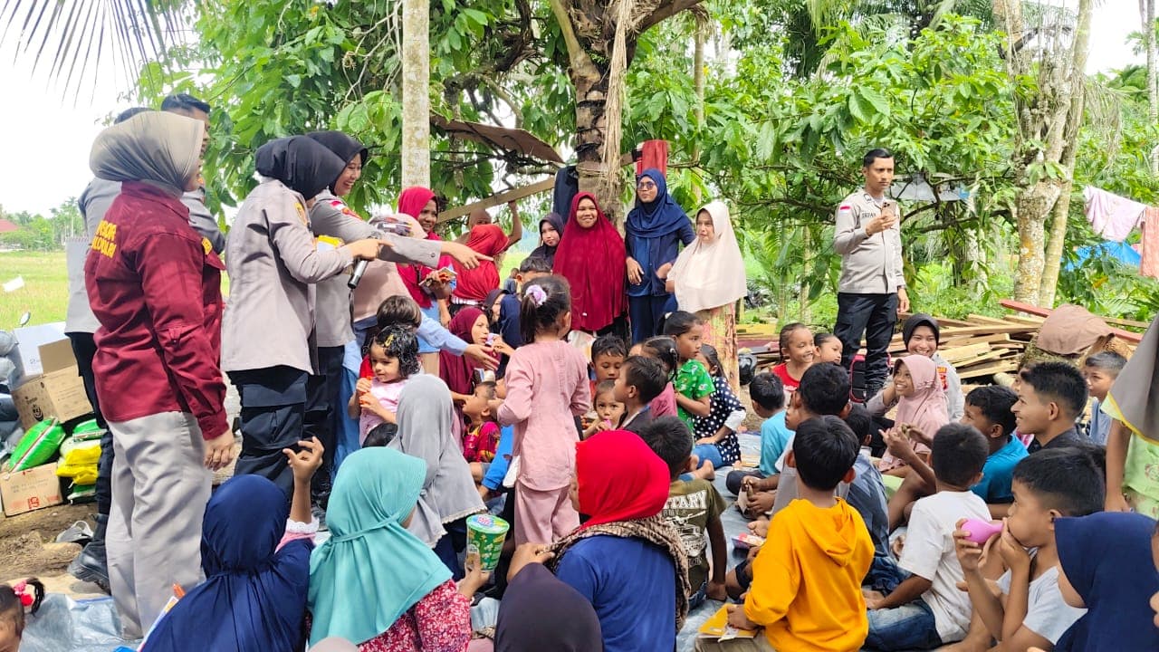 Tim SDM Polres Lhokseumawe Lakukan Trauma Healing untuk Anak-Anak Riseh Teungoh