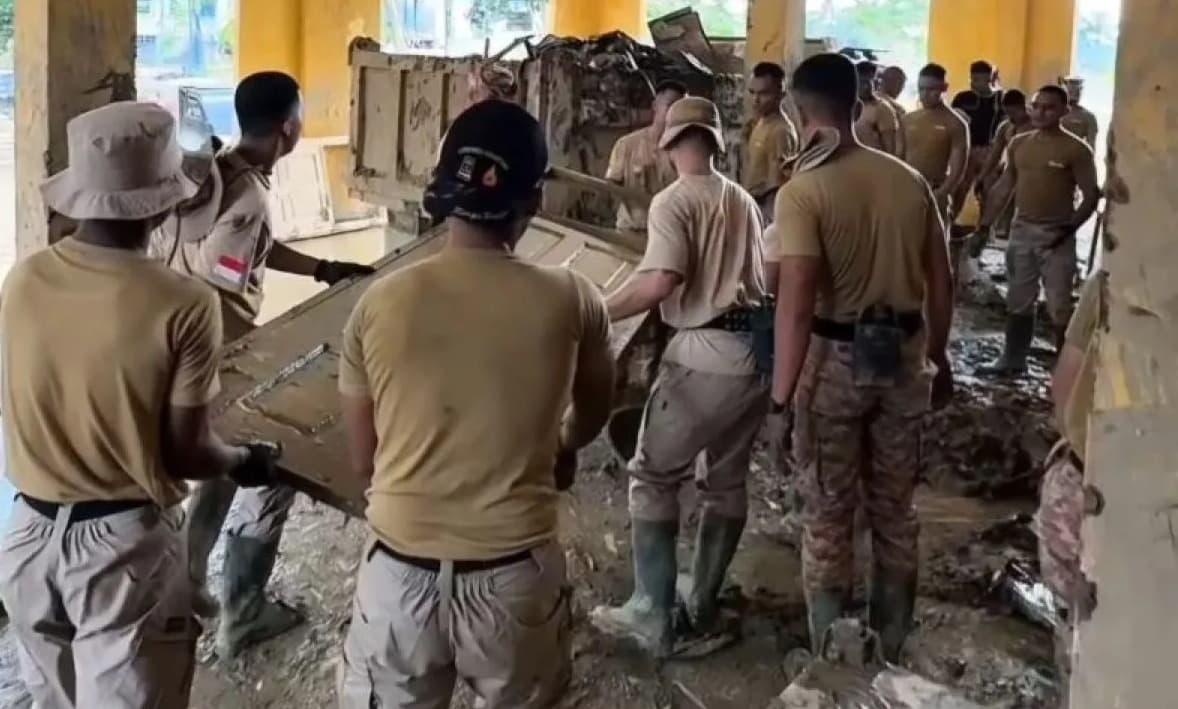 1.138 Praja IPDN Bersihkan Kantor Pemda Aceh Tamiang Pasca Banjir