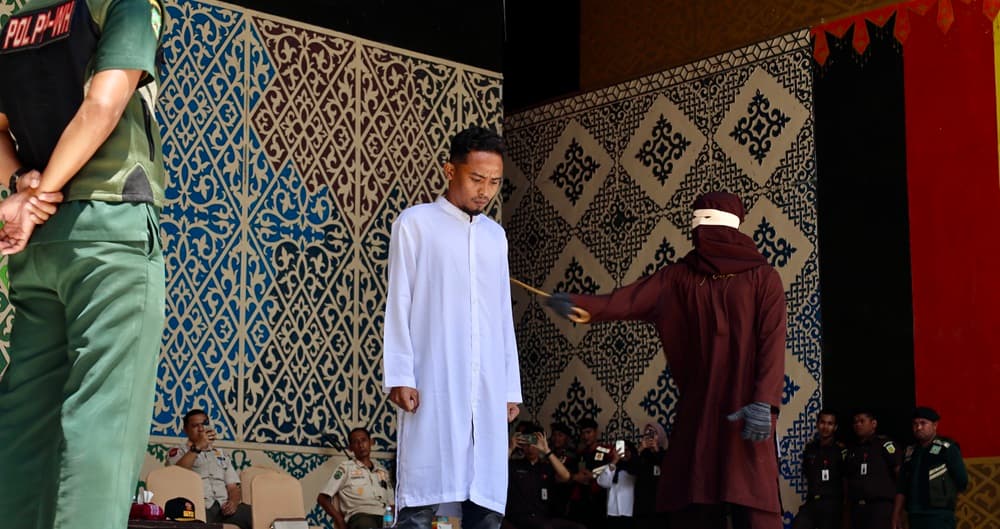 P3K Polisi Syariah Banda Aceh Dipecat Usai Terpergok Mesum dan Dicambuk