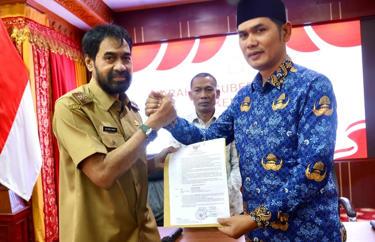 Kepemimpinan Tenang Nasir Syamaun vs Arogansi Zulfadli di Aceh