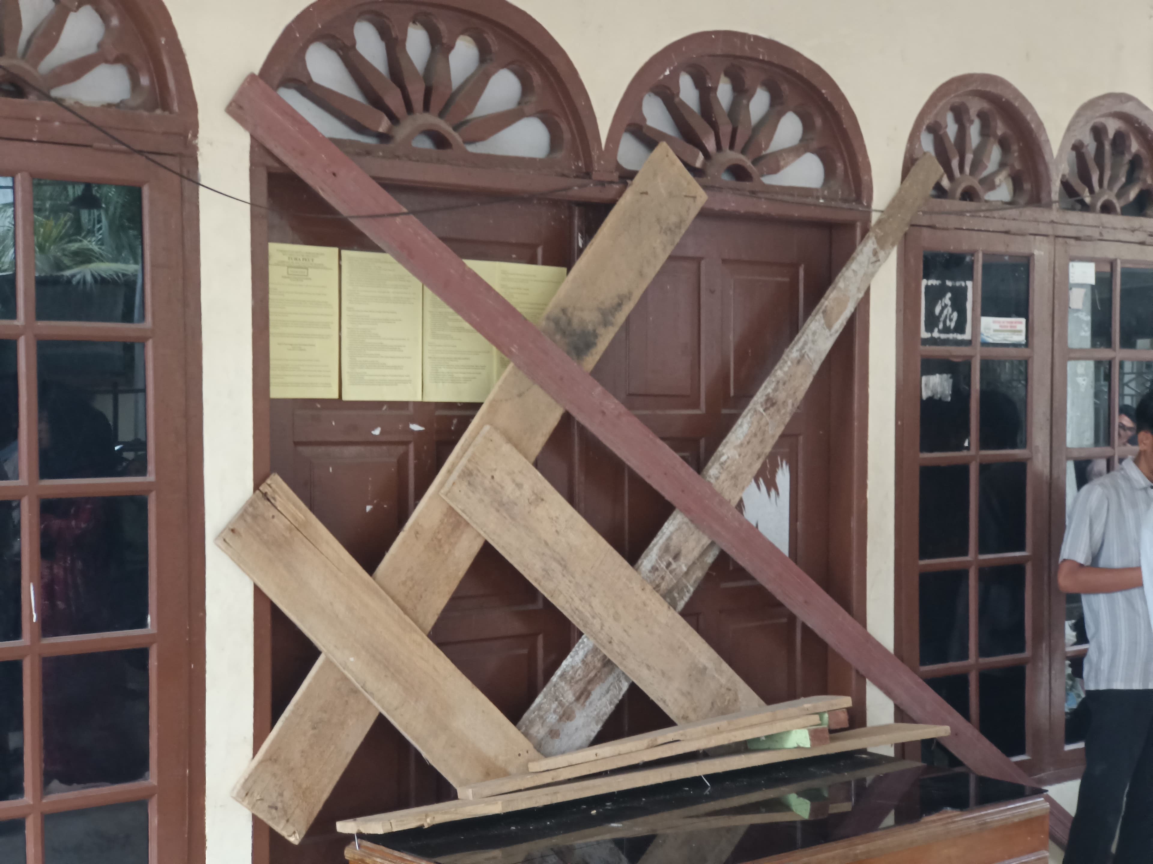 Warga Blang Naleung Mameh Penyegel Kantor Geuchik, Bantuan Rumah Rusak Tak Tepat Sasaran