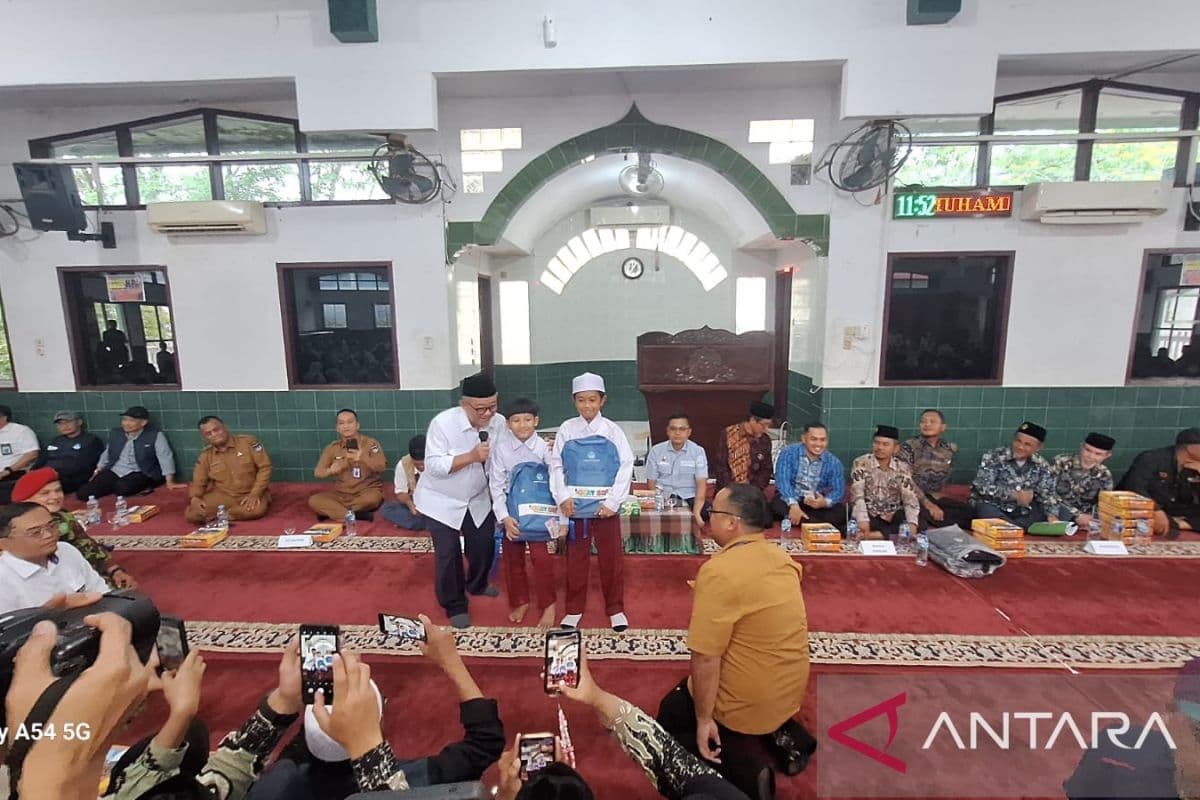 Gotong Royong Bersihkan Sekolah Aceh Tamiang Pasca Bencana, Pembelajaran Hari Pertama Berjalan Lancar